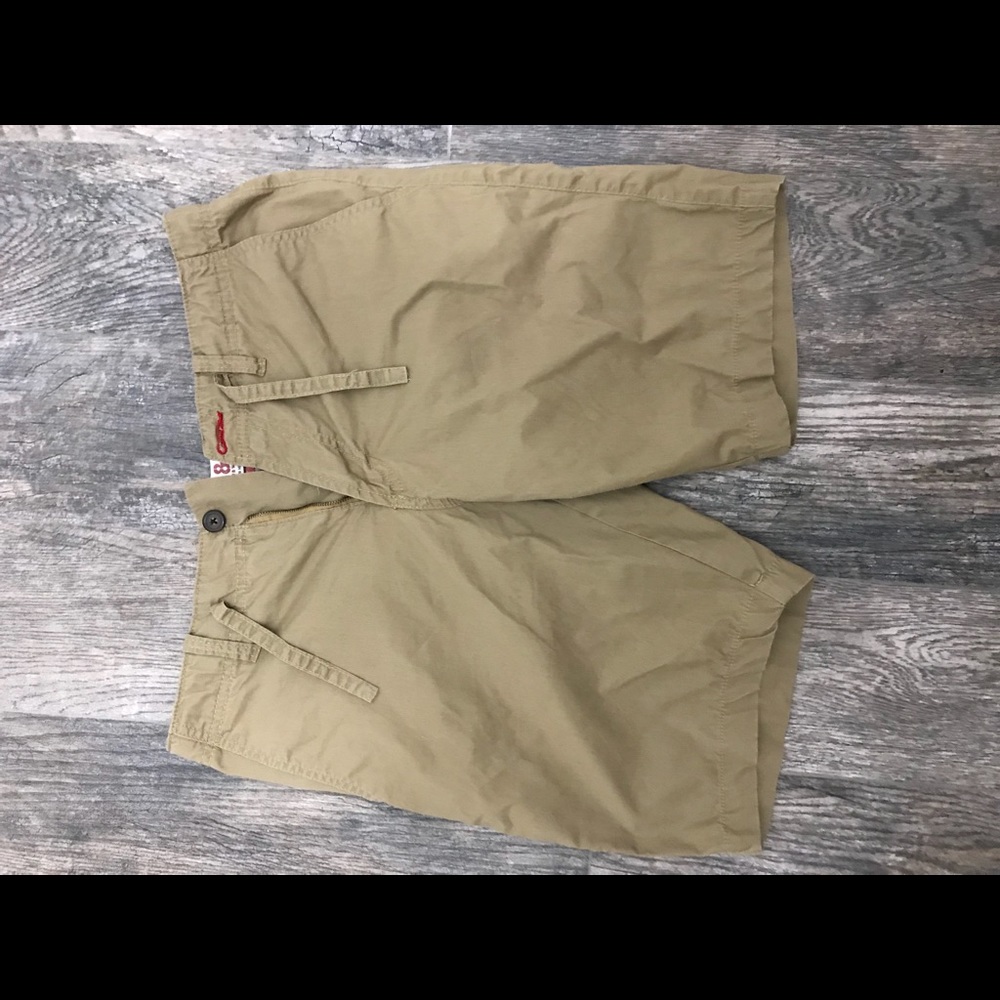 These are G & M cargo shorts.